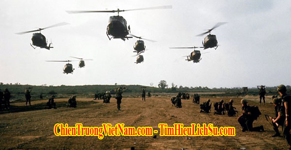 Chiến thuận trực thăng vận trong chiến tranh Việt Nam - American military Bell UH-1D Iroquois ("Huey") helicopters in operation
