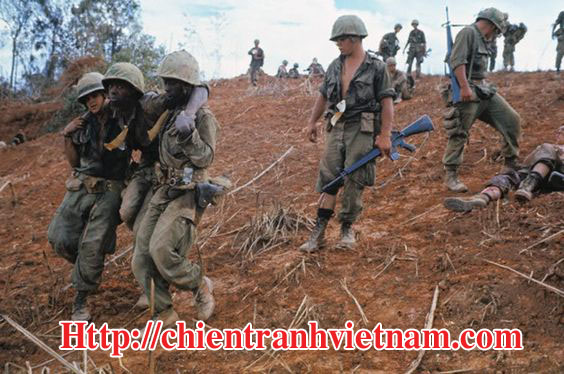 Trận đồi 82 giữa lính Úc và quân Giải Phóng trong chiến tranh Việt Nam - battle of Gang Toi 1965 between between Australian troops and the Viet Cong in Viet Nam war