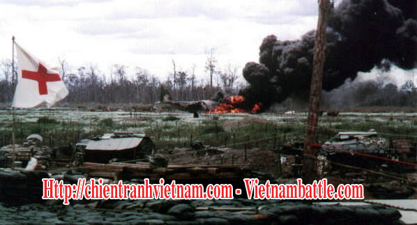 Cảnh tượng trại Kà Tum sau trận đánh trại Ka Tum năm 1968 trong chiến tranh Việt Nam - After scenses of battle of Katum Special Forces Camp - A-322 Camp in Viet Nam war 1968