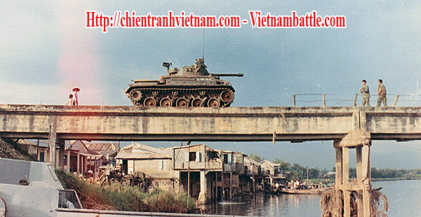 Cầu Đông Hà trước chiến Dịch Xuân Hè 1972 hay còn gọi là Mùa Hè Đỏ Lửa 1972 trong chiến tranh Việt Nam - Dong Ha bridge before Easter Offensive 1972 in Vietnam war