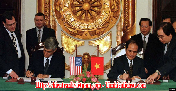 Ngày 7/4/1997, Bộ trưởng Bộ Tài chính Việt Nam Nguyễn Sinh Hùng và Bộ trưởng Tài chính Mỹ Robert Rubin ký thỏa thuận tại Hà Nội về việc Việt Nam thanh toán khoản nợ 145 triệu Usd của chính phủ Việt Nam Cộng hòa trước đây như một điều kiện để xúc tiến ngoại giao