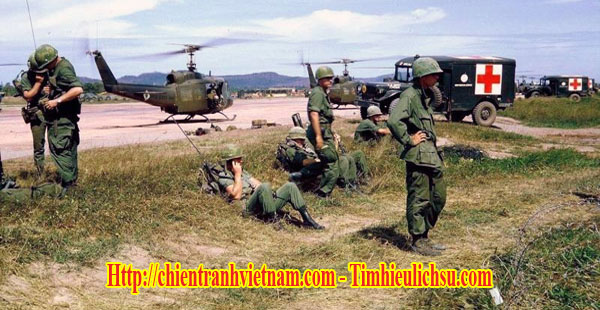 Trực thăng và xe cứu thương trong chiến dịch Junction City trong chiến tranh Việt Nam - Medical helicopters and vehicles in Operation Junction City in Vietnam war
