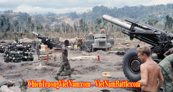 Pháo binh ở căn cứ Prek Klok trong chiến dịch Junction City sau chiến dịch Cedar Falls trong chiến tranh Việt Nam - 105mm guns at Prek Klok base in Operation Junction City after the operation Cedar Falls in Vietnam war